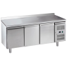 Table Réfrigérée 3 Portes GN1/1 - Dziļums 700 ar Aizmugurējo Paneli - Dynasteel