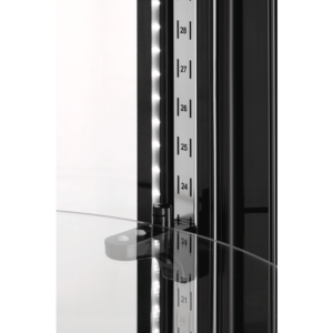 Aukstuma vitrīna kūkām - 400 L