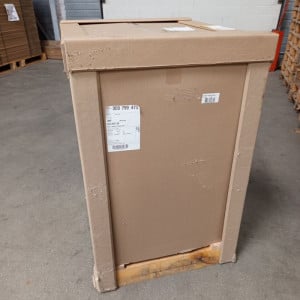 Profesionālā trauku mazgājamā mašīna ar skalošanas šķidruma un mazgāšanas līdzekļa dozatoru - 50 x 50 cm