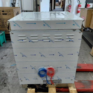 Lave-Vaisselle Professionnel avec Doseur de Liquide de Rinçage et Détergent et Pompe de Vidange - 50 x 50 cm - Dynasteel