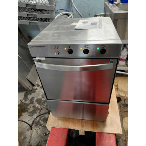 Profesionālā trauku mazgājamā mašīna ar skalošanas šķidruma un mazgāšanas līdzekļa dozatoru - 40 x 40 cm - Dynasteel